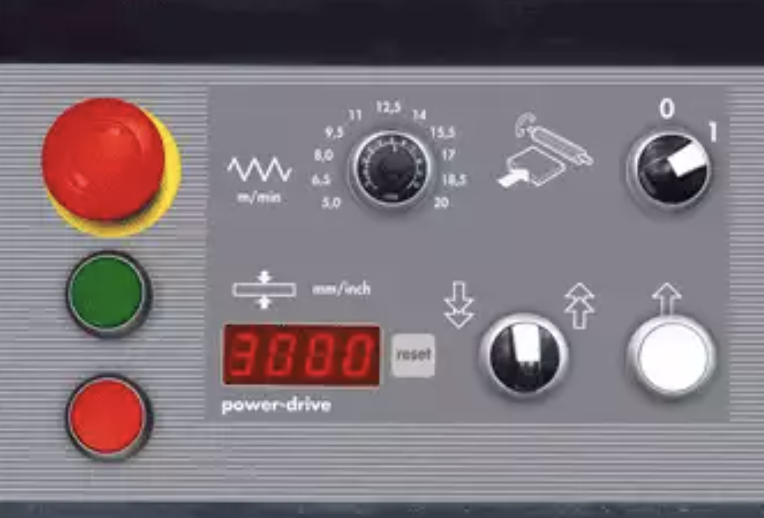 ... mit „Power-Drive“ − alles elektrisch