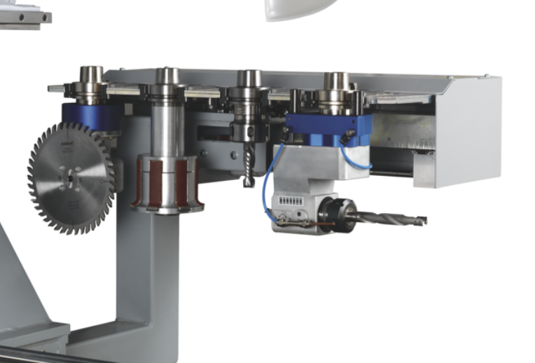 4-fach-Linearwechsler in der X-Achse mitfahrend